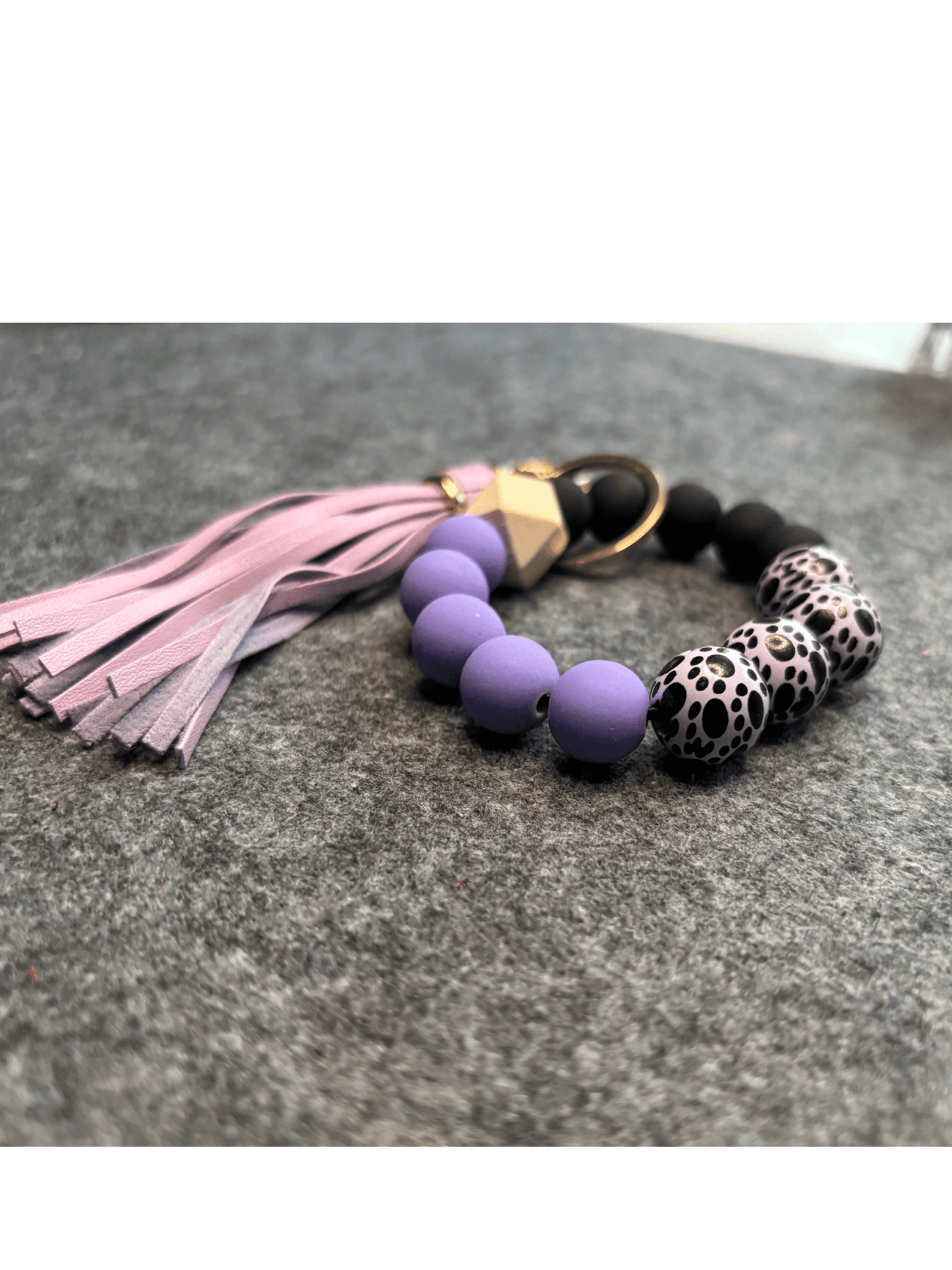 Nyckelring: Armband med hundtass pärlor Nyckelringar