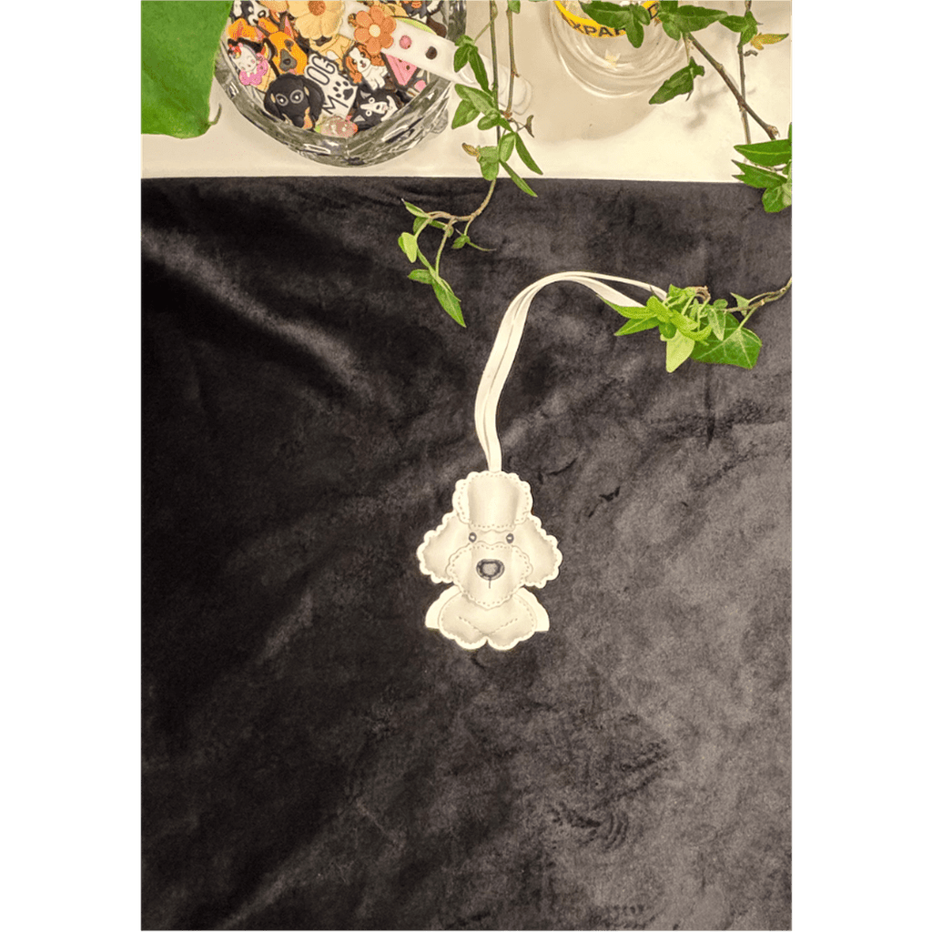 Väsksmycke Pudel PU läder 