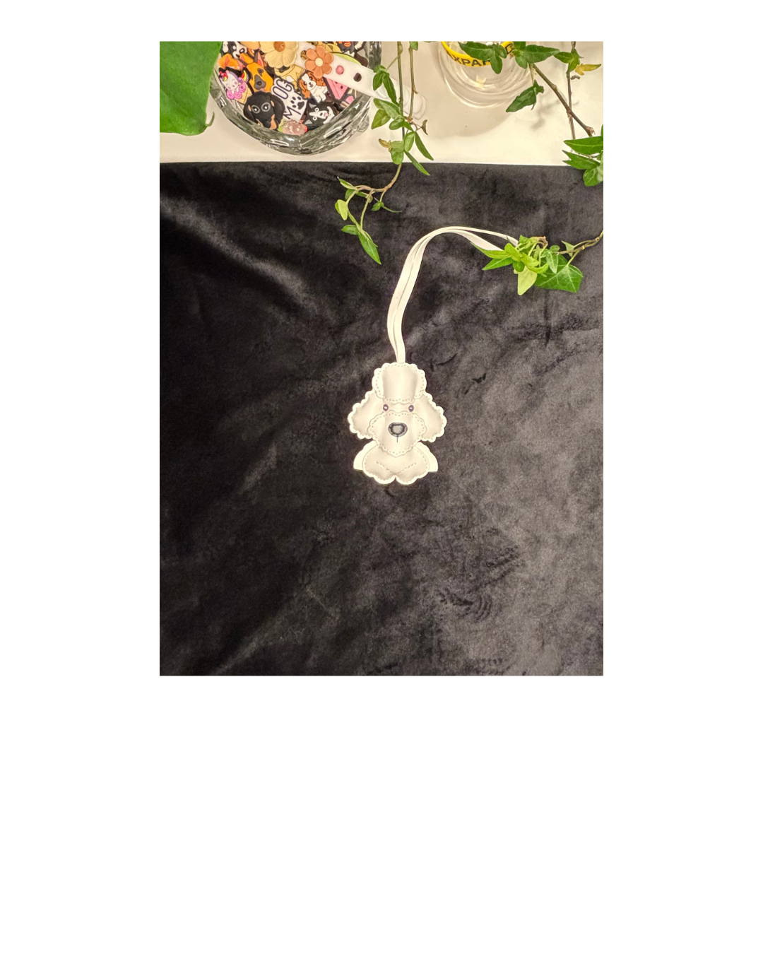 Väsksmycke Pudel PU läder