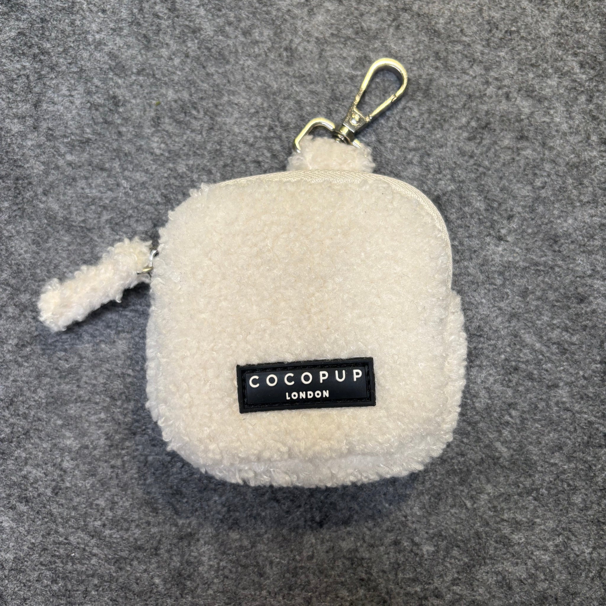 Teddy godispåse + bajspåsebehållare Lätt att ta med sig