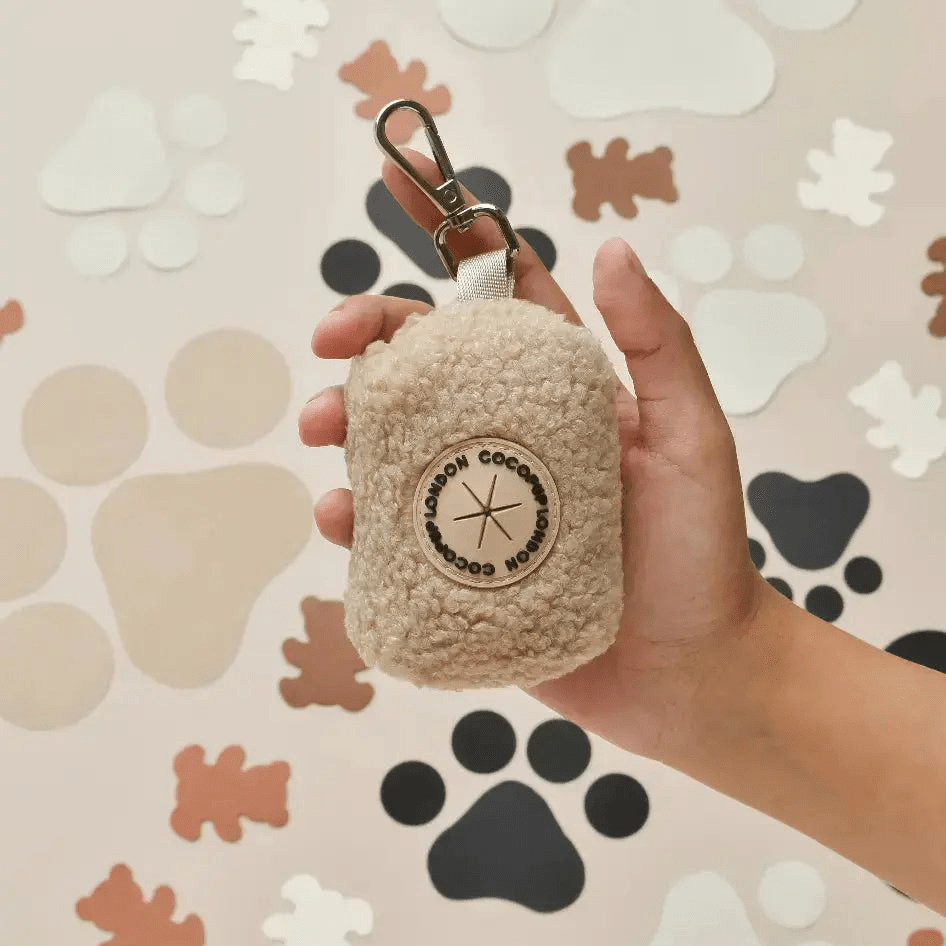 Teddy godispåse + bajspåsebehållare Lätt att ta med sig